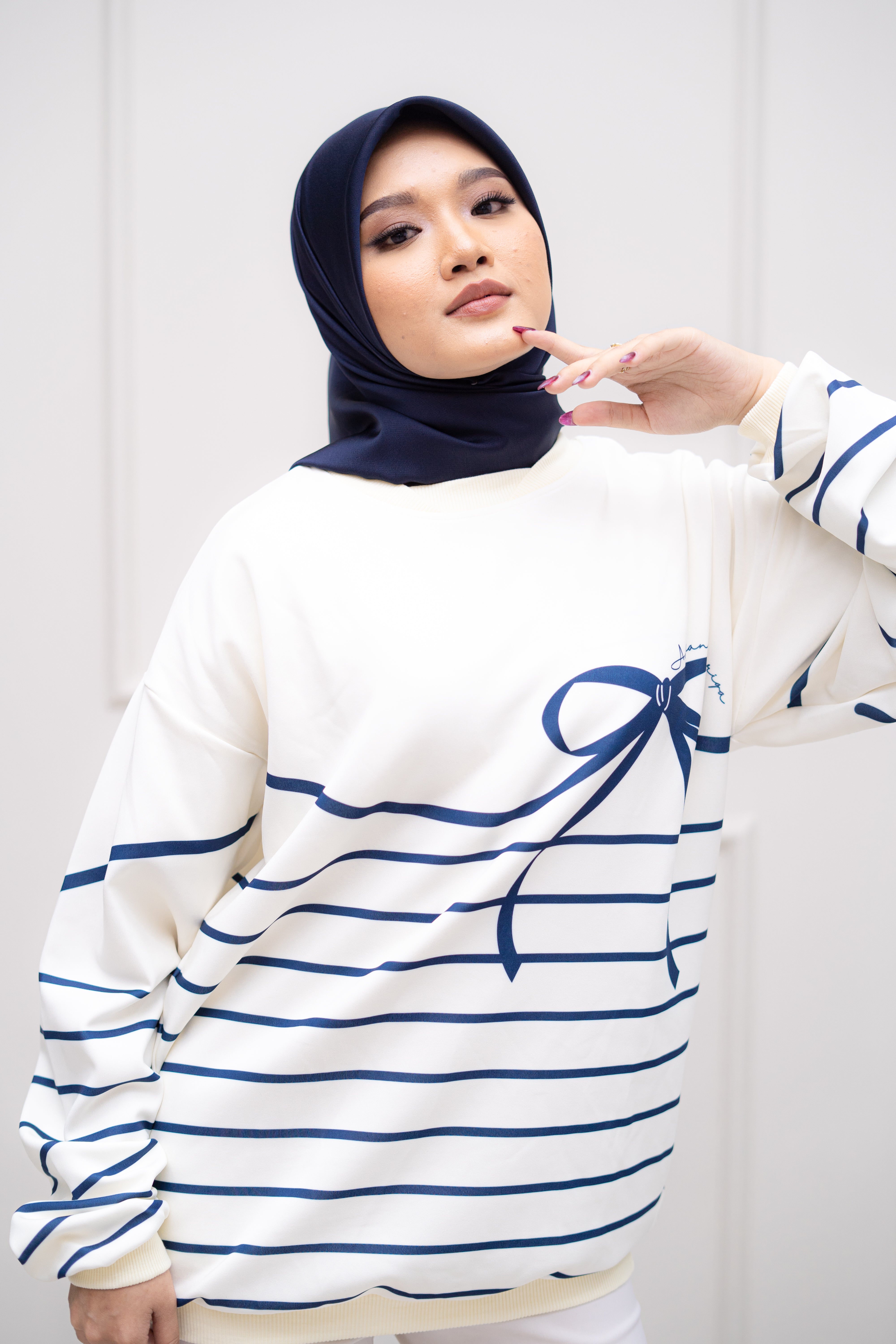 AY RIBBON Sweatshirt in White