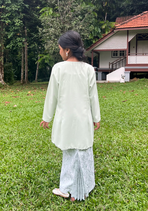 Klasik Raya Anggrek Girl Pahang Kurung in Green