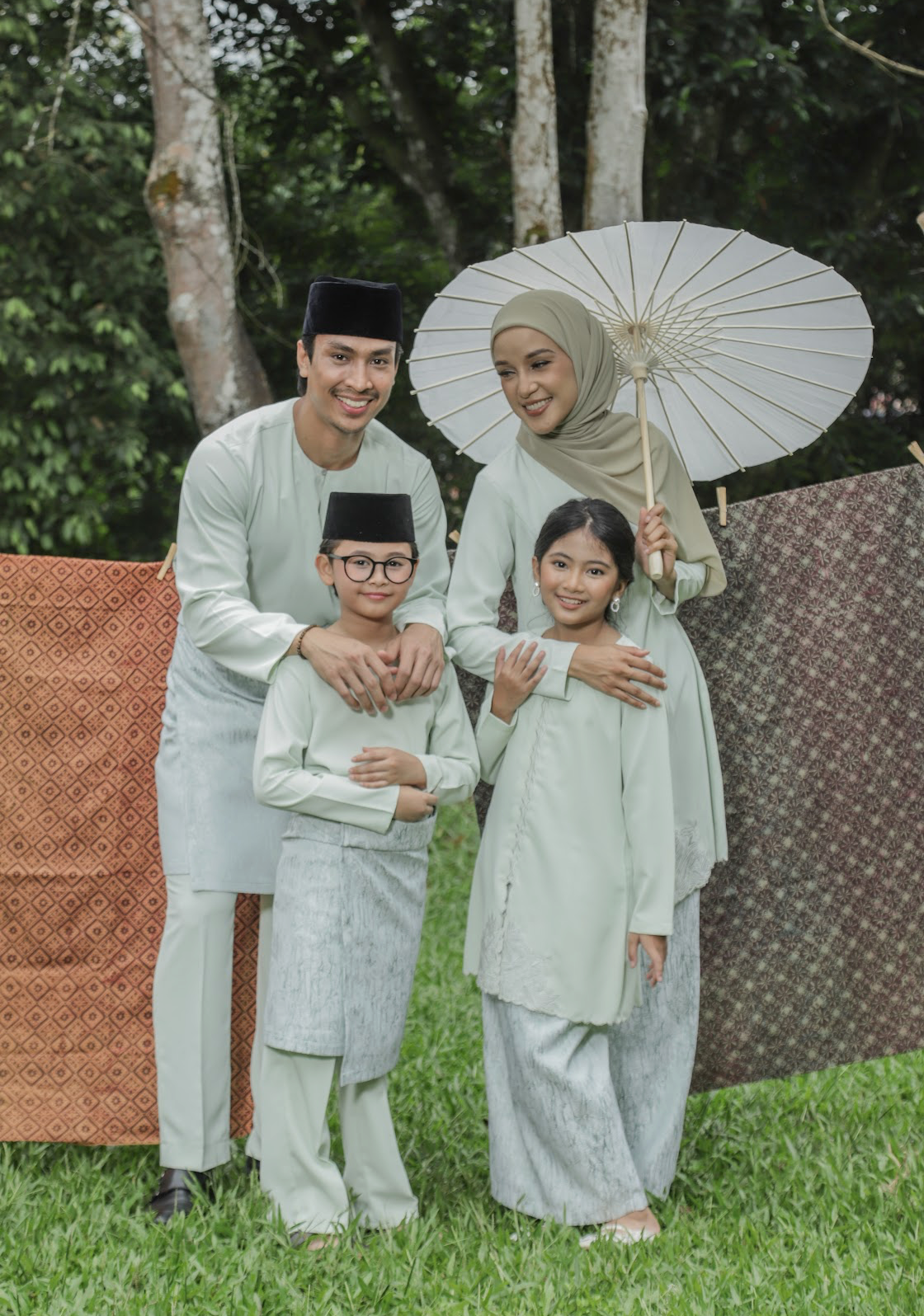 Klasik Raya Anggrek Girl Pahang Kurung in Green