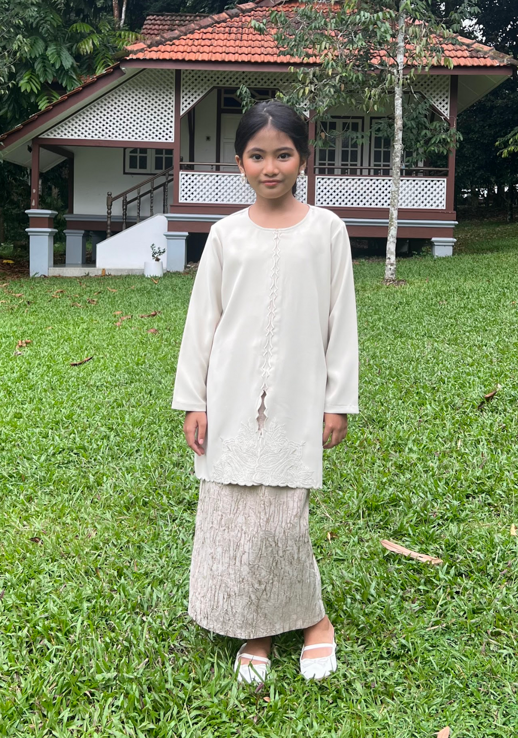 Klasik Raya Melati Girl Pahang Kurung in Beige