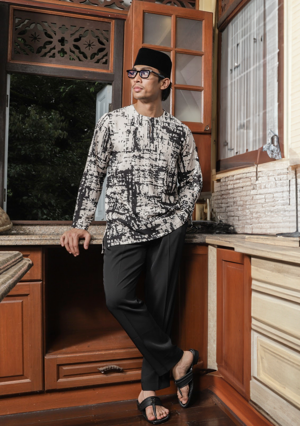 Klasik Raya Kekwa Printed Kurta in Black