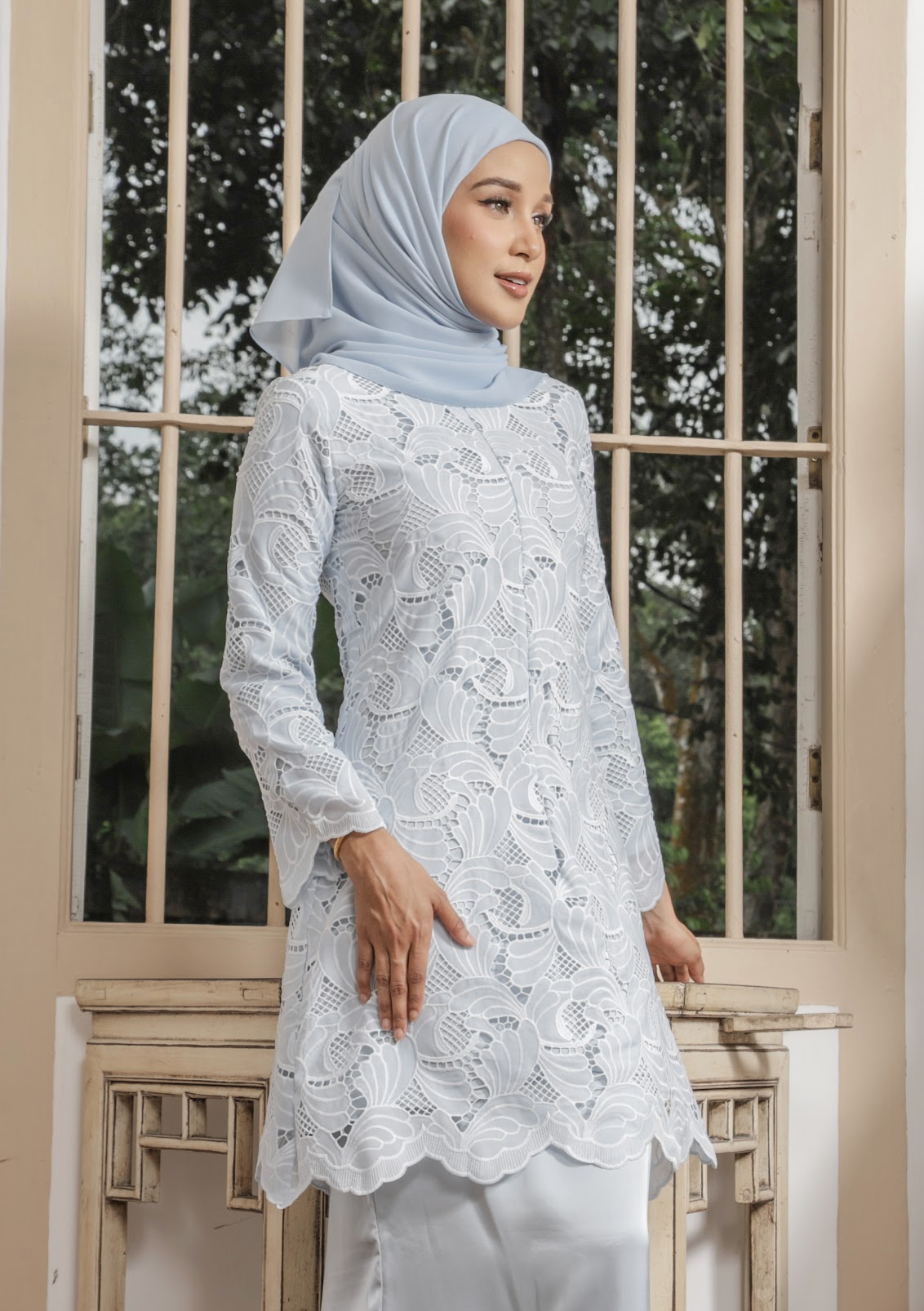 Klasik Raya Cempaka Lace Kurung in Blue