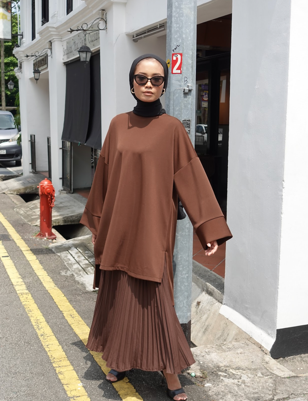 Oversized Top with Pleated Skirt in Dark Brown