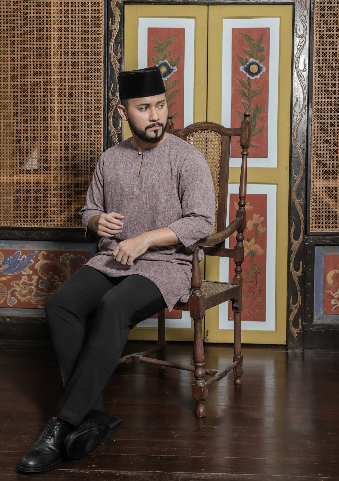 Klasik Raya Mawar Plain Kurta in Red