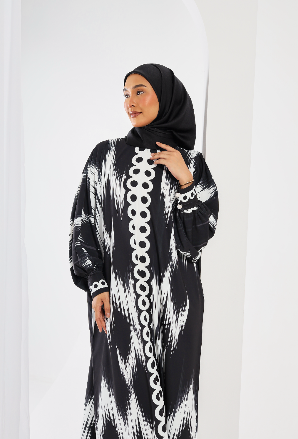 NAYA Kaftan in Night