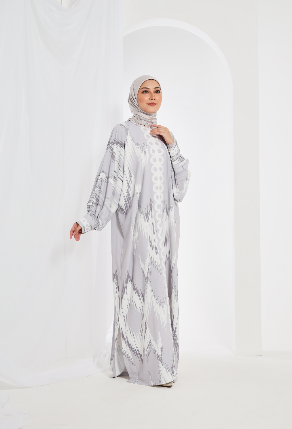 NAYA Kaftan in Silver