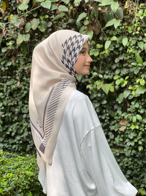 Houndstooth Cotton Voile Bawal in White