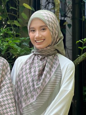 Houndstooth Cotton Voile Bawal in Sage